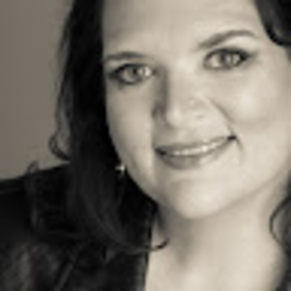 Meet your Posher, Jenni - Picture 1 of 1